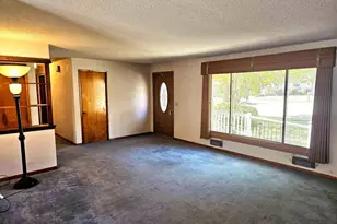 2131 Sunnybrook Dr W, Quincy, IL 62301 - Photo 10