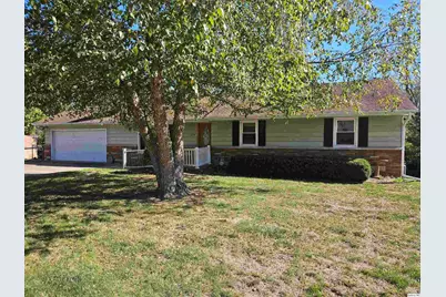 2131 Sunnybrook Drive W, Quincy, IL 62301 - Photo 2