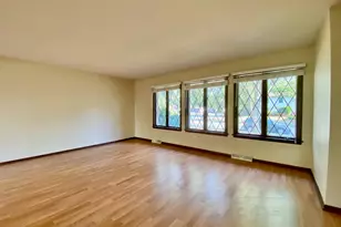 5058 Roberta Ln, Richton Park, IL 60471 - Photo 2