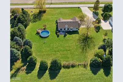 2427 N 42nd Road, Sheridan, IL 60551 - Photo 2