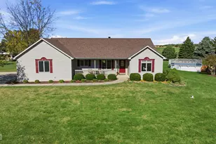 2427 N 42nd Rd, Sheridan, IL 60551 - Photo 1