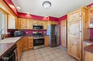 2427 N 42nd Rd, Sheridan, IL 60551 - Photo 12