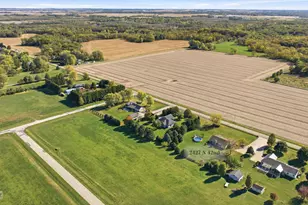 2427 N 42nd Rd, Sheridan, IL 60551 - Photo 4