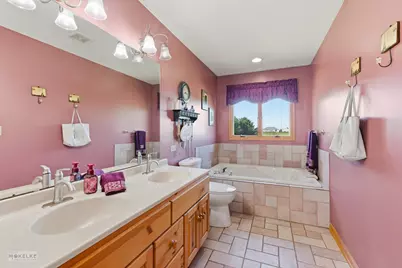 2427 N 42nd Road, Sheridan, IL 60551 - Photo 26