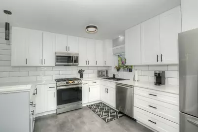 284 E Jefferson Street, Bensenville, IL 60106 - Photo 10