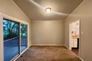 129 Warwick St, Park Forest, IL 60466 - Photo 4