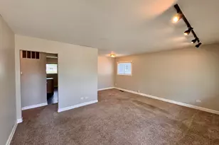 17132 Walter St, Lansing, IL 60438 - Photo 2