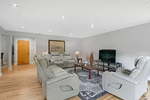612 Mulford St, Evanston, IL 60202 - Photo 2
