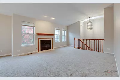 543 Grosse Pointe Circle, Vernon Hills, IL 60061 - Photo 2