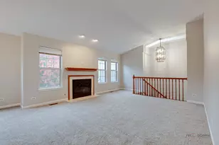 543 Grosse Pointe Cir, Vernon Hills, IL 60061 - Photo 2