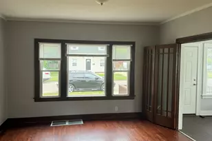 118 Wilcox Ave, Elgin, IL 60123 - Photo 4