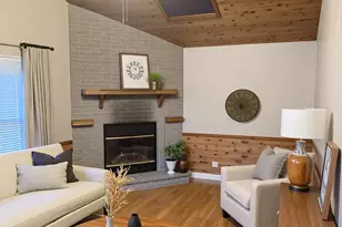 5125 W 101st St, Oak Lawn, IL 60453 - Photo 2