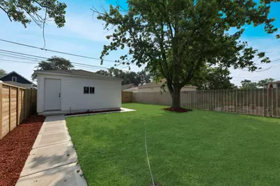 8841 S Elizabeth Street, Chicago, IL 60620 - Photo 16