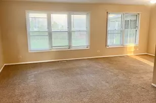 1943 Towner Ln, Glendale Heights, IL 60139 - Photo 2