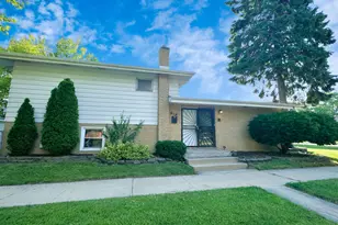619 E 152nd St, Dolton, IL 60419 - Photo 1