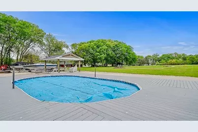 2912 Woodlawn Road, Sterling, IL 61081 - Photo 10