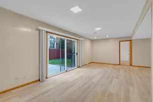 4646 W Fitch Ave, Lincolnwood, IL 60712 - Photo 14