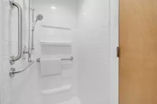 4646 W Fitch Ave, Lincolnwood, IL 60712 - Photo 16