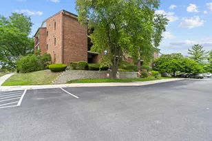 720 Weidner Rd, Buffalo Grove, IL 60089 - Photo 2