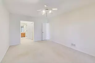 716 Ascot Ct, Libertyville, IL 60048 - Photo 14