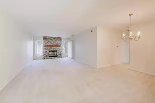 716 Ascot Ct, Libertyville, IL 60048 - Photo 4