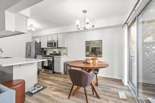 170 Half Moon Cir, Aurora, IL 60504 - Photo 6