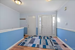 616 Briarwood Ln, Oswego, IL 60543 - Photo 2