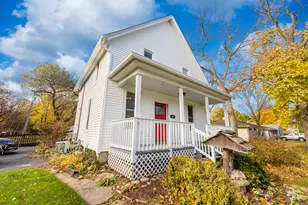 702 East Side Dr, Geneva, IL 60134 - Photo 2