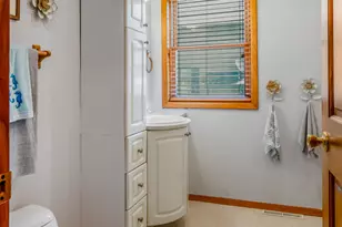 274 W Sheffield St, Saint Anne, IL 60964 - Photo 12