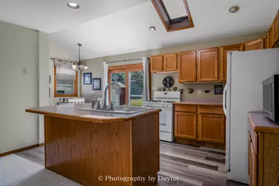 274 W Sheffield Street, Saint Anne, IL 60964 - Photo 4