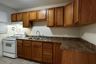 739 Walnut St, Waukegan, IL 60085 - Photo 2