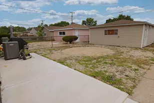 5047 S Leclaire Ave, Chicago, IL 60638 - Photo 12