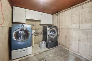 2401 Rohlwing Rd, Rolling Meadows, IL 60008 - Photo 32