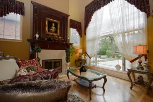 11226 Hiawatha Ln, Indian Head Park, IL 60525 - Photo 6