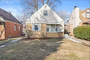 32 166th Pl, Calumet City, IL 60409 - Photo 1