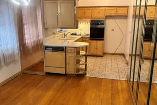 8900 S Prairie Ave, Chicago, IL 60619 - Photo 4