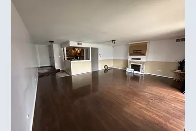 18559 Escanaba Avenue #305, Lansing, IL 60438 - Photo 6