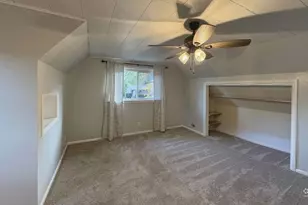 2032 W Laurel St, Freeport, IL 61032 - Photo 12