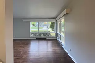 2032 W Laurel St, Freeport, IL 61032 - Photo 16