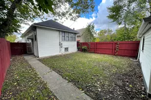 296 E 149th St, Harvey, IL 60426 - Photo 16