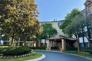 1400 N Yarmouth Pl, Mount Prospect, IL 60056 - Photo 1