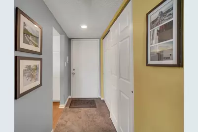 690 Chandler Road #302, Gurnee, IL 60031 - Photo 10