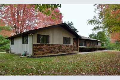 8108 Howe Road, Wonder Lake, IL 60097 - Photo 2