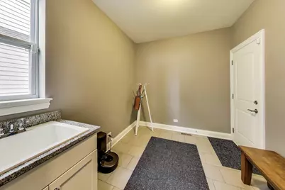 557 N Myrtle Avenue, Elmhurst, IL 60126 - Photo 16