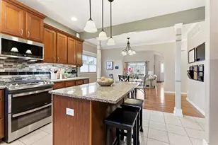 5101 Londonderry Rd, Bloomington, IL 61704 - Photo 8