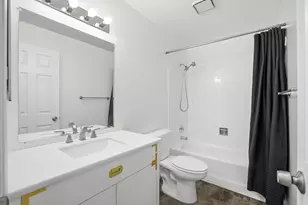 1297 Cranbrook Dr, Schaumburg, IL 60193 - Photo 10