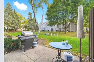 30 Arbordale Ct, Algonquin, IL 60102 - Photo 8