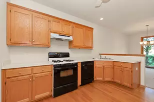 10848 Canterbury Dr, Mokena, IL 60448 - Photo 6