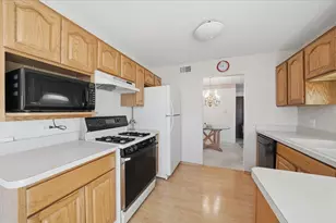 1220 Plum Tree Ct, Schaumburg, IL 60193 - Photo 12