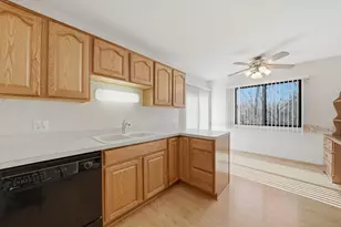 1220 Plum Tree Ct, Schaumburg, IL 60193 - Photo 8